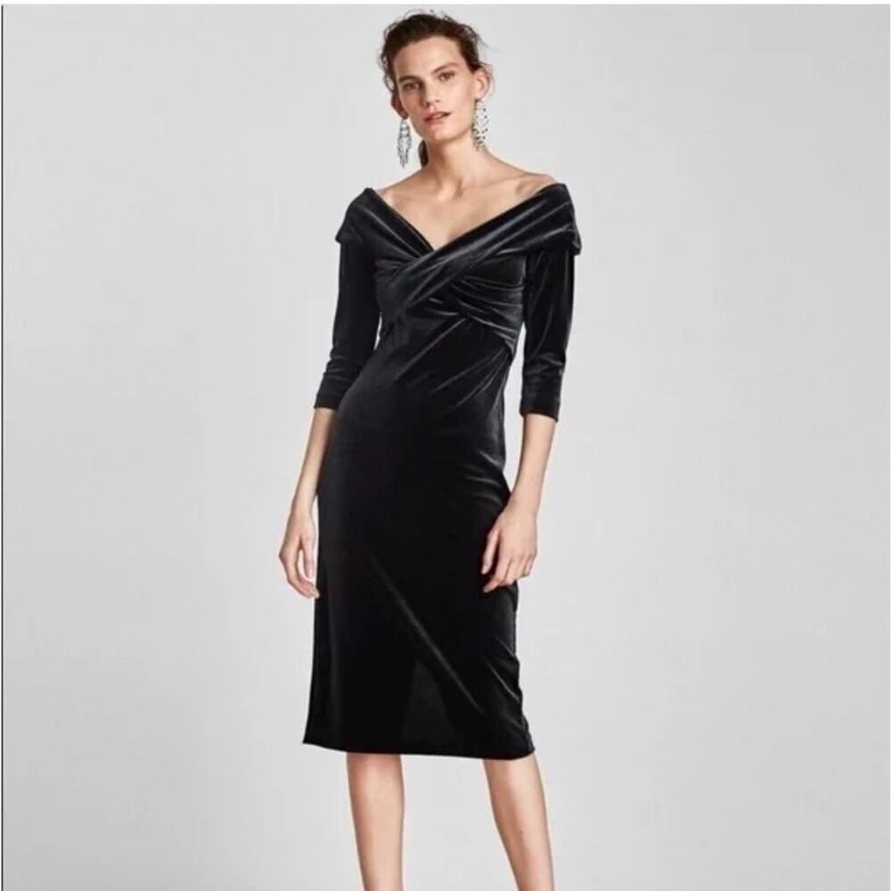ZaraโVelvet Dark Green Off Shoulder Dress Midi Body Con - Size XS